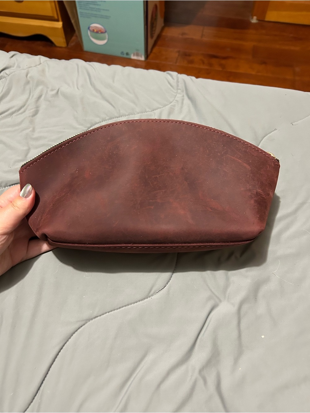 Portland leather total eclipse pouch in Merlot